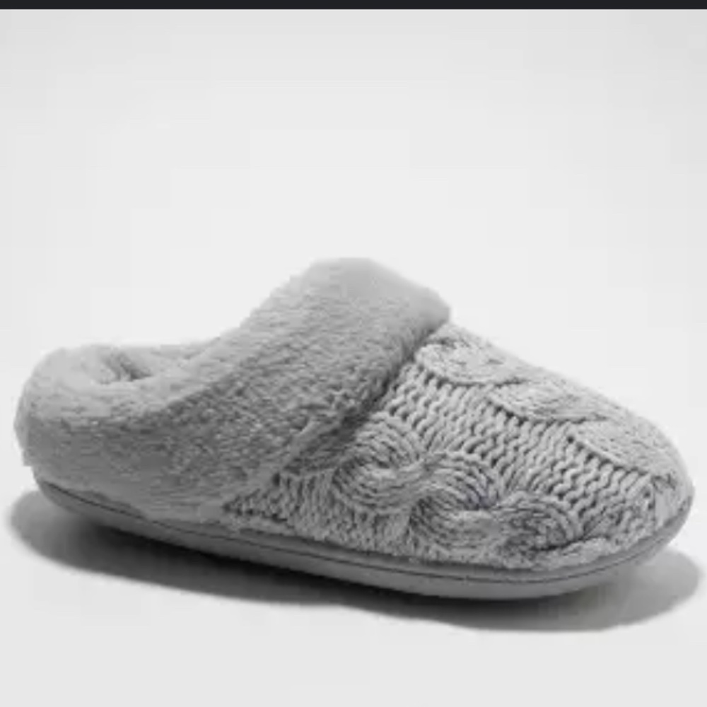 Dluxe by Dearfoams Cable Knit Sweater Fur Soft Slippers Small 5/6 5.5